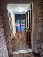 1109 Lohmans Crossing Rd in Lakeway, TX - Foto de edificio - Building Photo