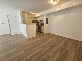 711 SW 113th Way, Unit 103 in Pembroke Pines, FL - Building Photo