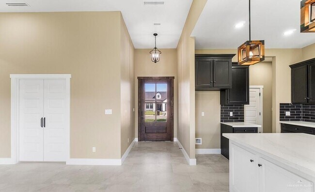 811 W 17th St in Weslaco, TX - Building Photo - Building Photo