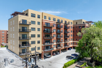 The Metropolitan Condos in Skokie, IL - Building Photo - Building Photo