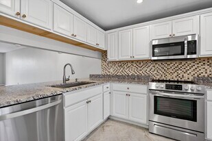 3503 Oaks Way in Pompano Beach, FL - Building Photo