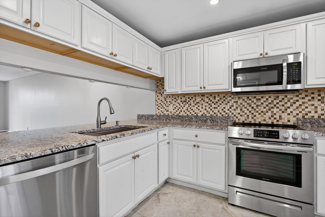 3503 Oaks Way in Pompano Beach, FL - Building Photo