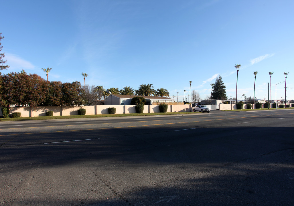 8181 Folsom Blvd in Sacramento, CA - Building Photo