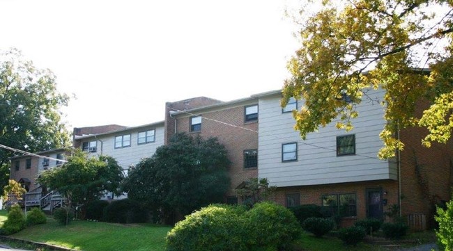 Randolph Street Apartments in Bedford, VA - Building Photo - Building Photo