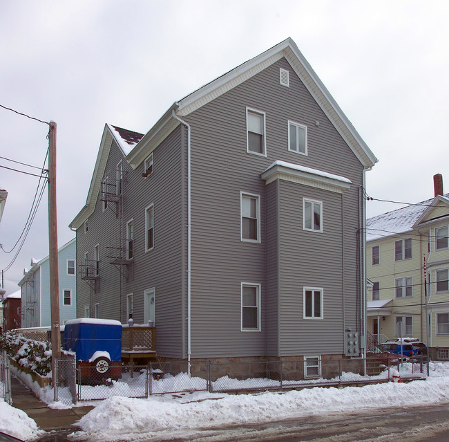 86 Merchant St in Fall River, MA - Foto de edificio - Building Photo