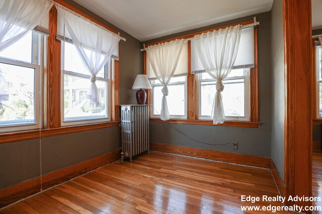 27 South Crescent Circuit, Unit 1 in Boston, MA - Building Photo - Building Photo