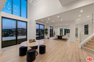 7567 Hermes Dr in Los Angeles, CA - Building Photo - Building Photo