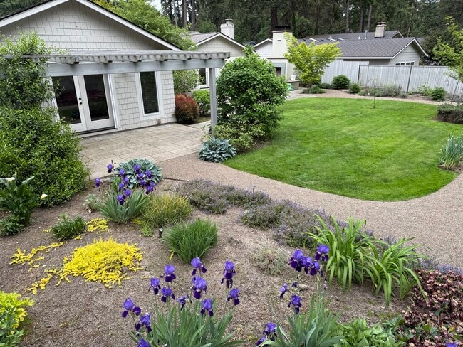 4242 Cobb Way in Lake Oswego, OR - Building Photo - Building Photo