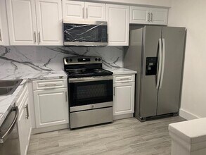 4704 Pier Dr in Greenacres, FL - Building Photo - Building Photo