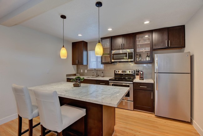 Stratus Apartments CV in Castro Valley, CA - Building Photo - Interior Photo