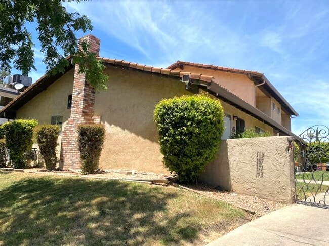 171 W Alexander Ave
