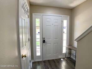 6842 Playpark Trail W in Jacksonville, FL - Foto de edificio - Building Photo