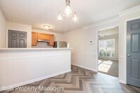 3903 Riverside Pkwy photo'
