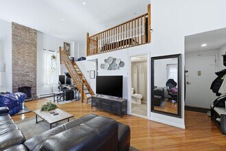 174 Grand St in Jersey City, NJ - Building Photo - Building Photo