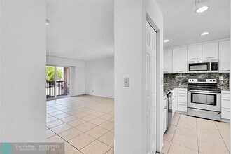 9186 NW 40th St in Coral Springs, FL - Building Photo - Building Photo