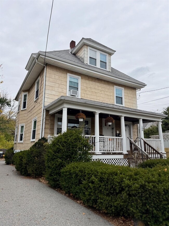 134 N Union St, Unit #1 in Arlington, MA - Building Photo - Building Photo