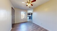 725 Peppertree Dr, Unit 18 in Bryan, TX - Building Photo - Building Photo