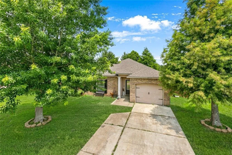 28453 Apple Blossom Ln in Ponchatoula, LA - Building Photo - Building Photo