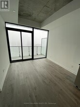 161 Roehampton Ave in Toronto, ON - Building Photo - Building Photo