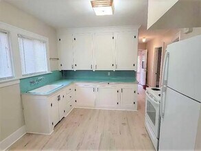 341 NW 74th St in Seattle, WA - Building Photo - Building Photo