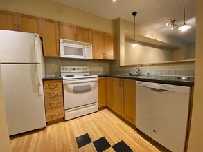 118 107th Ave NE in Bellevue, WA - Building Photo - Building Photo