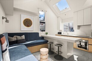 211 W Main St in Aspen, CO - Building Photo