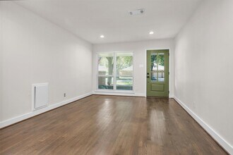 5518 McKnight St in Houston, TX - Building Photo - Building Photo