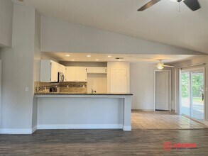 4202 Pacific Grove Ct in Bakersfield, CA - Building Photo - Building Photo