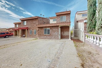 3519 Oasis Dr in El Paso, TX - Building Photo - Building Photo