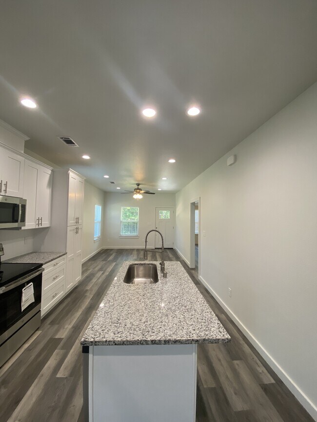 property at 1230 W Owings St