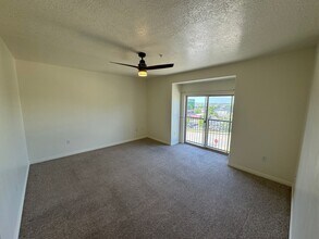 194 Albion Village Way in Sandy, UT - Building Photo - Building Photo