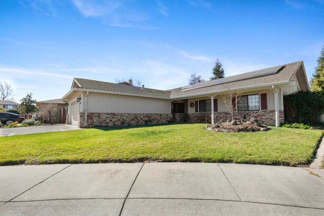 9733 Northstar Ct in Stockton, CA - Building Photo
