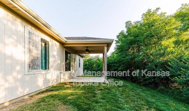 3312 SE 22nd St in Topeka, KS - Building Photo - Building Photo