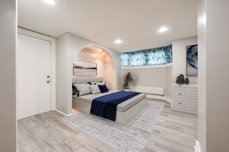 159 W 7th St, Unit 1 in Boston, MA - Foto de edificio - Building Photo