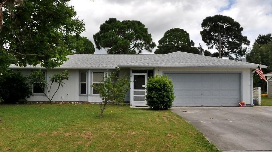 2737 SE Helms Ave in Port St. Lucie, FL - Building Photo