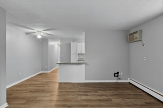 The Courtyard of Oakley in Cincinnati, OH - Foto de edificio - Building Photo