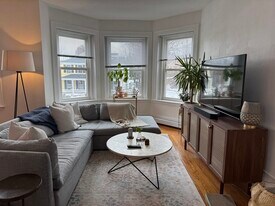 809 Washington St in Brookline, MA - Building Photo