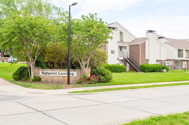 5702 Marvin Loving Dr, Unit 203 in Garland, TX - Building Photo - Building Photo