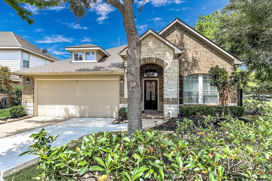 18318 W Williams Bend Dr in Cypress, TX - Building Photo
