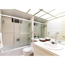 1150 Madruga Ave in Coral Gables, FL - Foto de edificio - Building Photo