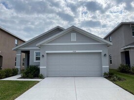 5526 Oxford Gray Rd in Zephyrhills, FL - Building Photo