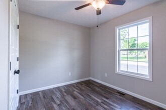 725 Oak St in Lafayette, TN - Building Photo - Building Photo