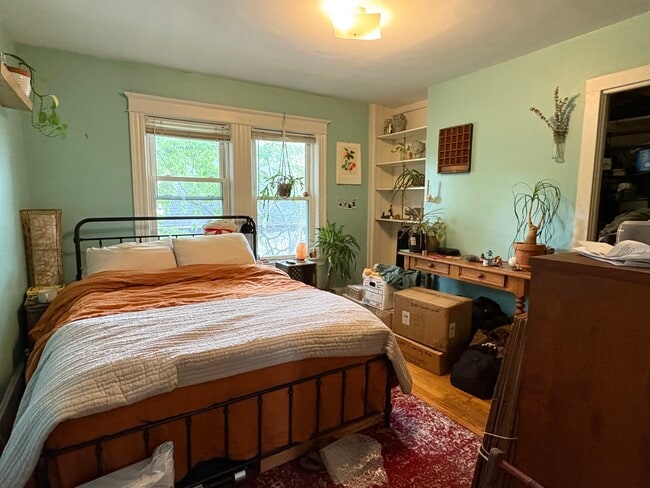 19 Sartwell Ave, Unit 3