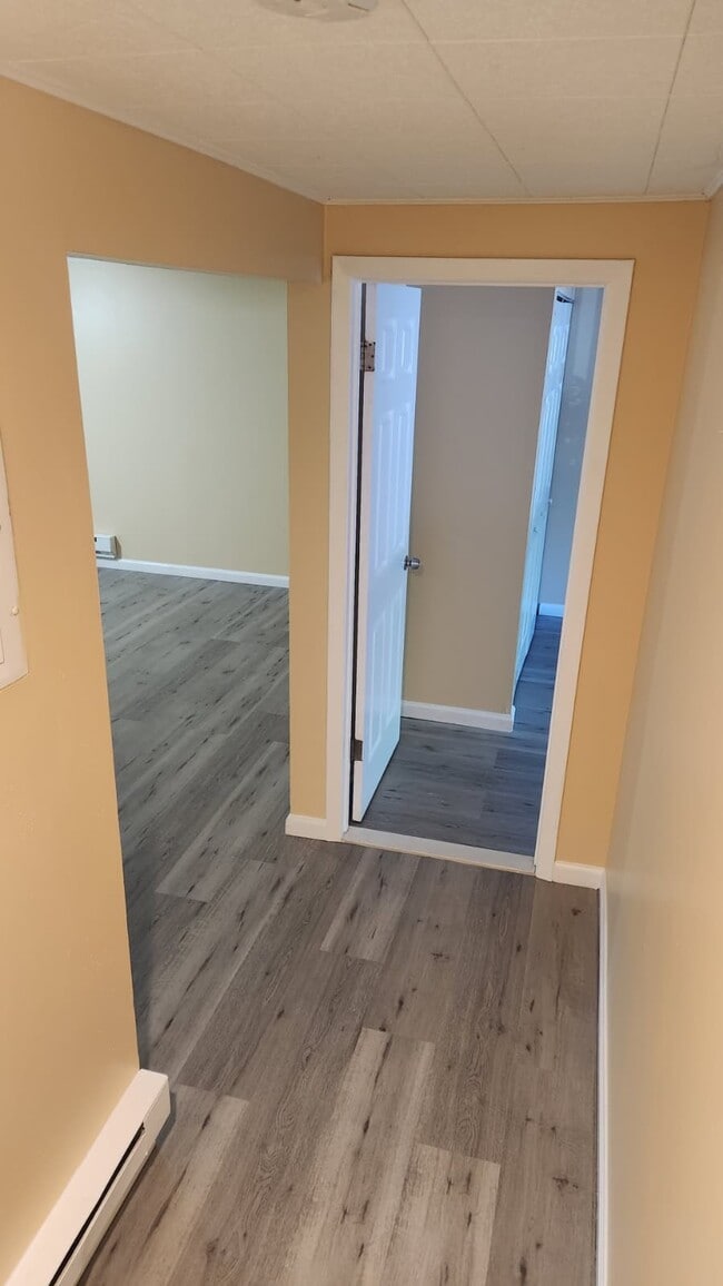 7 Padanaram Rd, Unit 20 in Danbury, CT - Foto de edificio - Building Photo