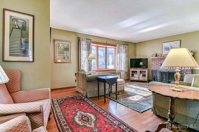 5 Stevens St in North Brunswick, NJ - Building Photo - Building Photo