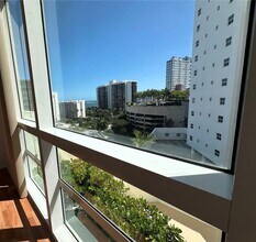 218 SE 14th St in Miami, FL - Building Photo - Building Photo
