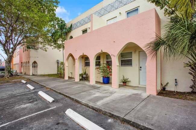 2753 NW 131st St in Opa Locka, FL - Building Photo - Building Photo