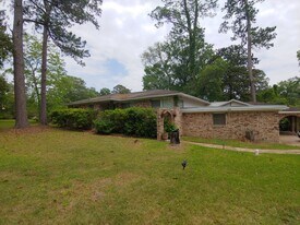 280 Morris Dr in Lumberton, TX - Building Photo