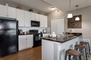 Scioto Ridge in Dublin, OH - Building Photo