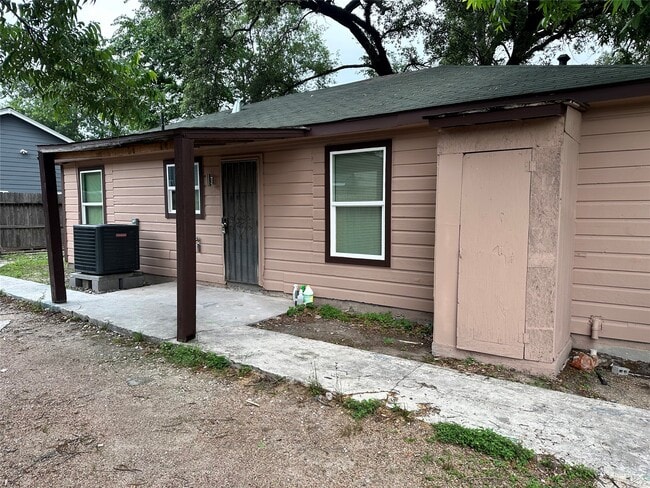 6911 Bauman Rd in Houston, TX - Building Photo - Building Photo